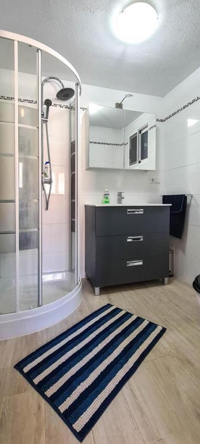 Three Bedroom Top Apartment By The Beach 산타 폴라 외부 사진