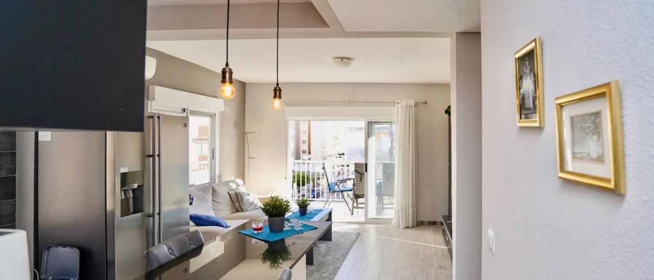 Three Bedroom Top Apartment By The Beach 산타 폴라 외부 사진