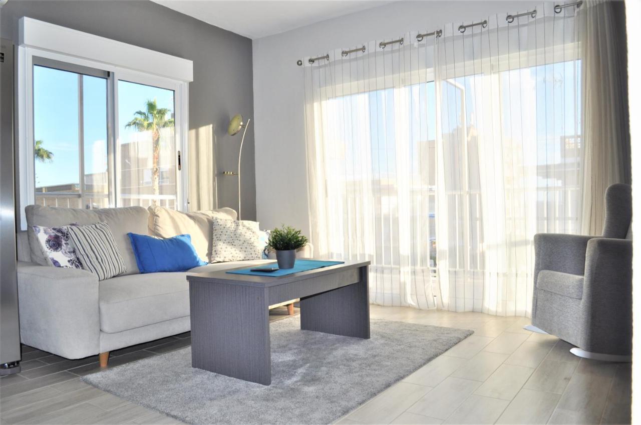 Three Bedroom Top Apartment By The Beach 산타 폴라 외부 사진