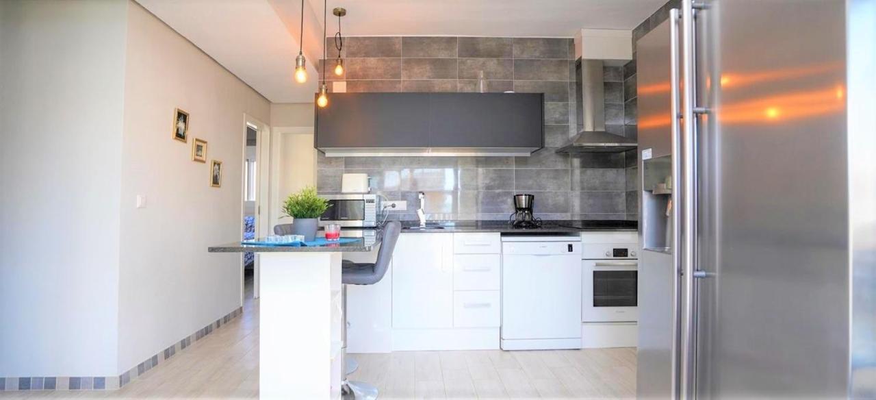 Three Bedroom Top Apartment By The Beach 산타 폴라 외부 사진